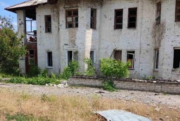 Двое погибших и трое раненых: россияне обстреляли Лисичанск (фото)