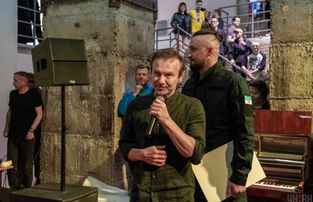 Святослав Вакарчук попал под артиллерийский обстрел (видео)