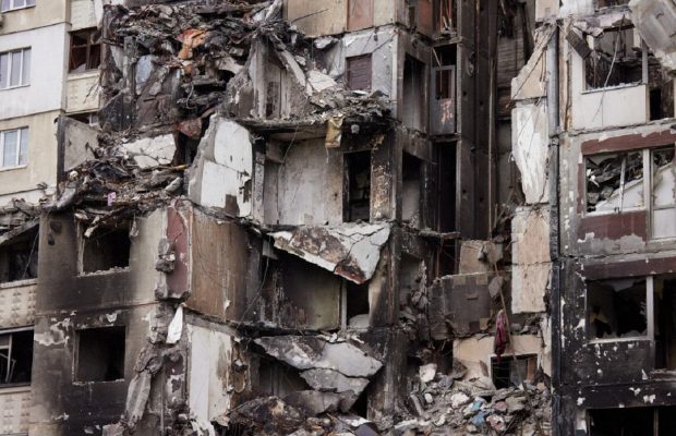 Таролог шокувала прогнозом до кінця січня 2023-го: вибухи і багато жертв