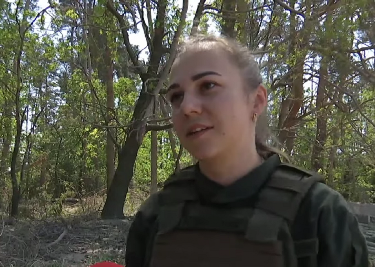 Среди украинских военных появилась первая женщина-сапер / скриншот