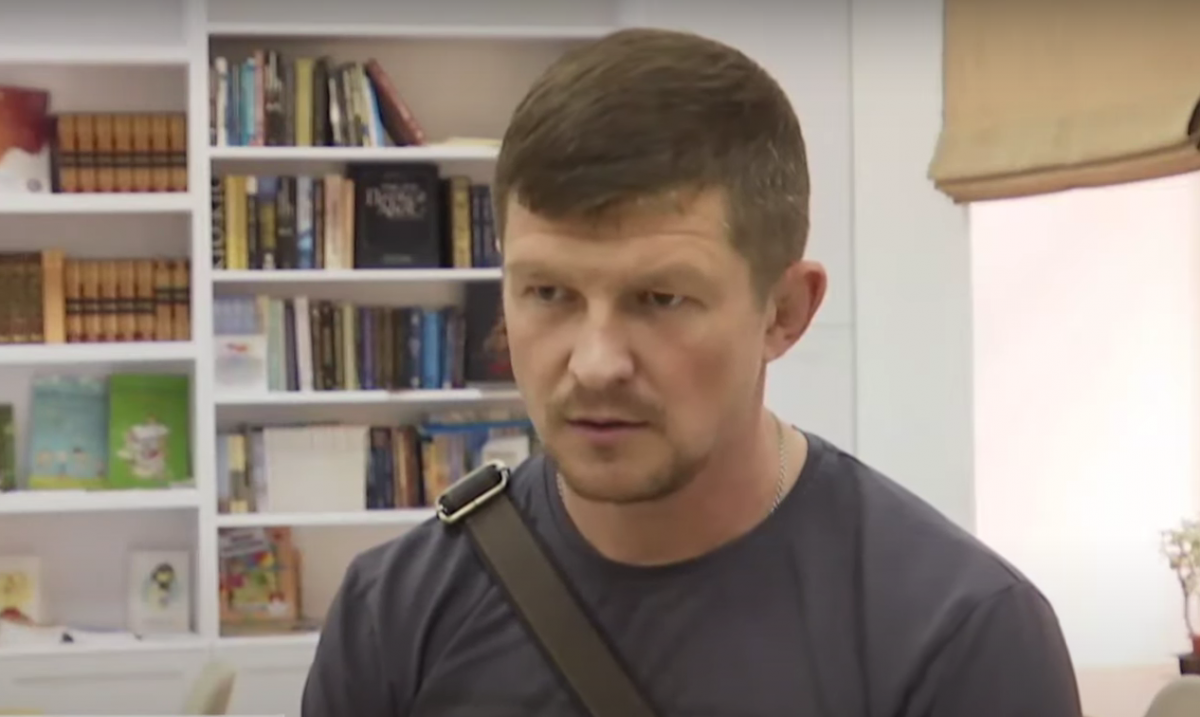 Врятував тисячі людей в Маріуполі і відкрив притулок в Дніпрі: історія волонтера Тузова / скриншот Врятував тисячі людей в Маріуполі і відкрив притулок в Дніпрі: історія волонтера Тузова / скриншот
