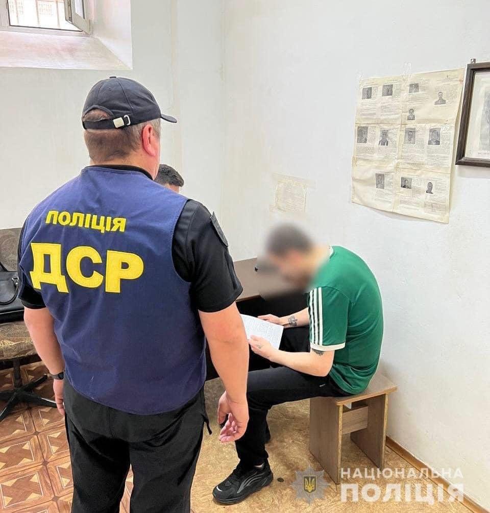 Чоловік агітував утриманців СІЗО підтримувати "руській мір" / фото МВС Чоловік агітував утриманців СІЗО підтримувати "руській мір" / фото МВС