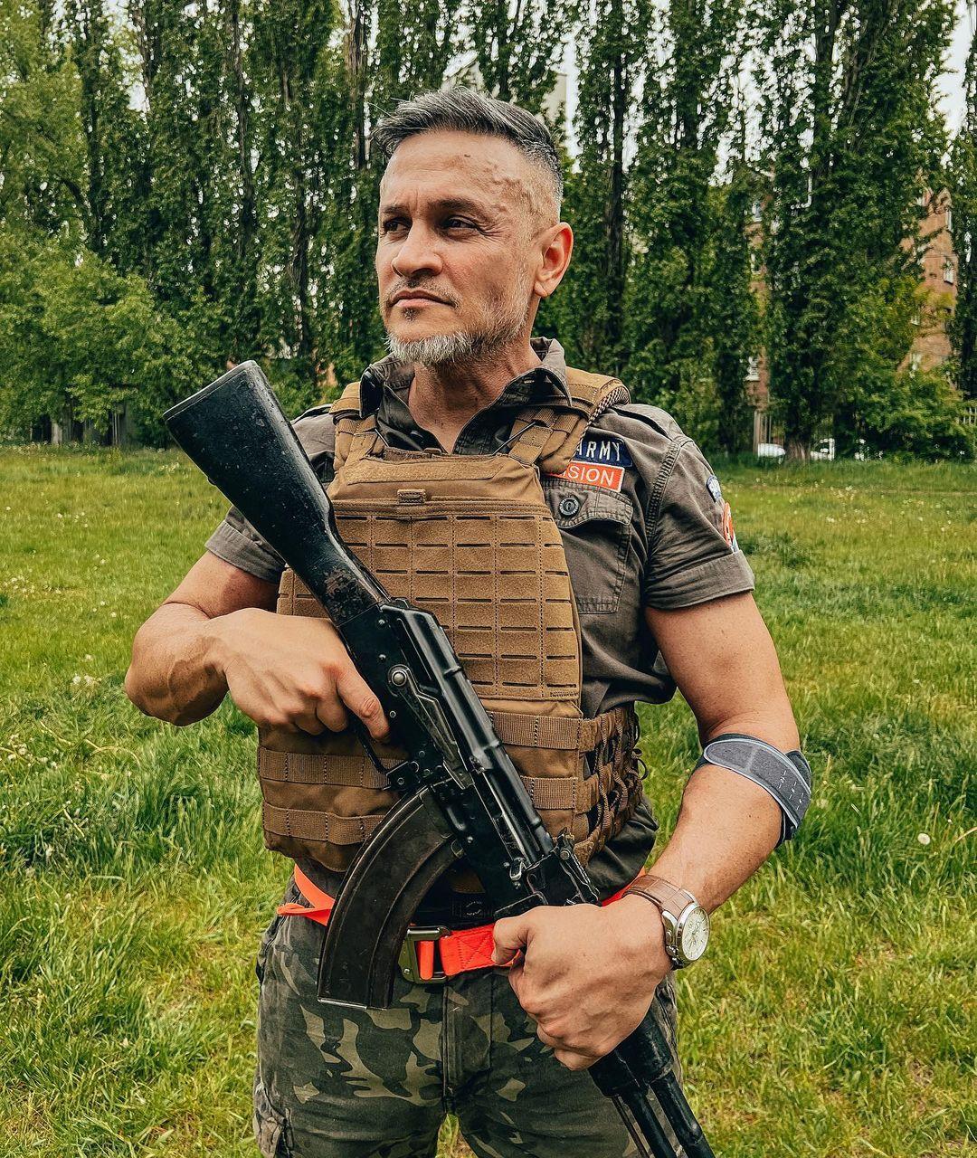 Ектор Хіменес-Браво продовжує проходити військовий вишкіл / фото instagram.com/hectorjimenezbravo Ектор Хіменес-Браво продовжує проходити військовий вишкіл / фото instagram.com/hectorjimenezbravo