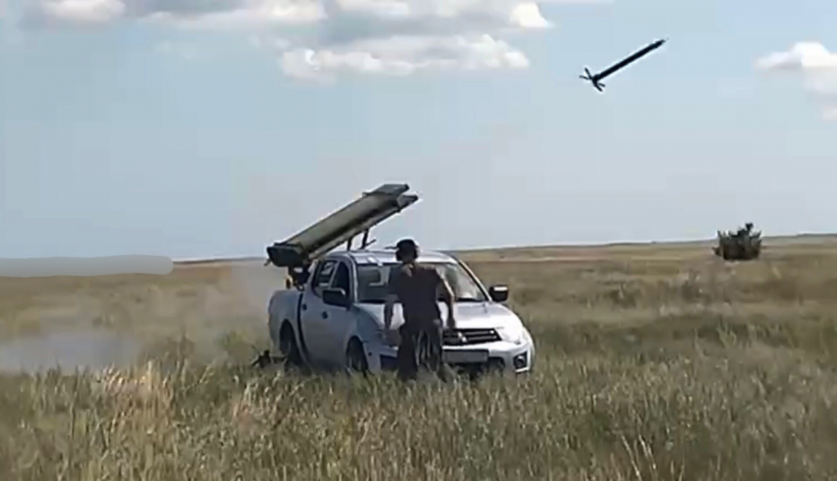 Ukrainian fighters use MLRS on pickup trucks / photo @Special Kherson Cat