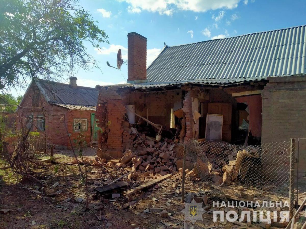 За добу росіяни зруйнували на Донеччині понад 40 будинків і об’єктів інфраструктури / фото Нацполіція За добу росіяни зруйнували на Донеччині понад 40 будинків і об’єктів інфраструктури / фото Нацполіція