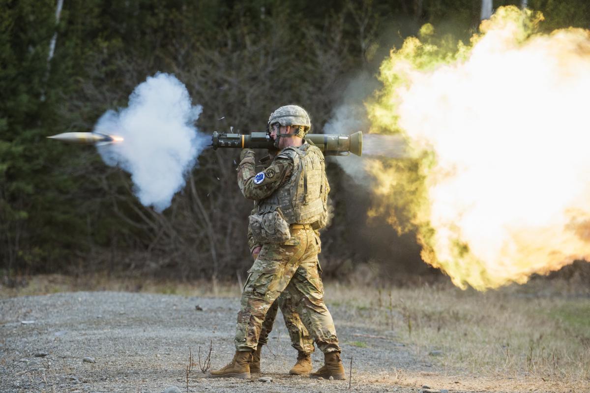 Гранатомет АТ4 / US Army Гранатомет АТ4 / US Army