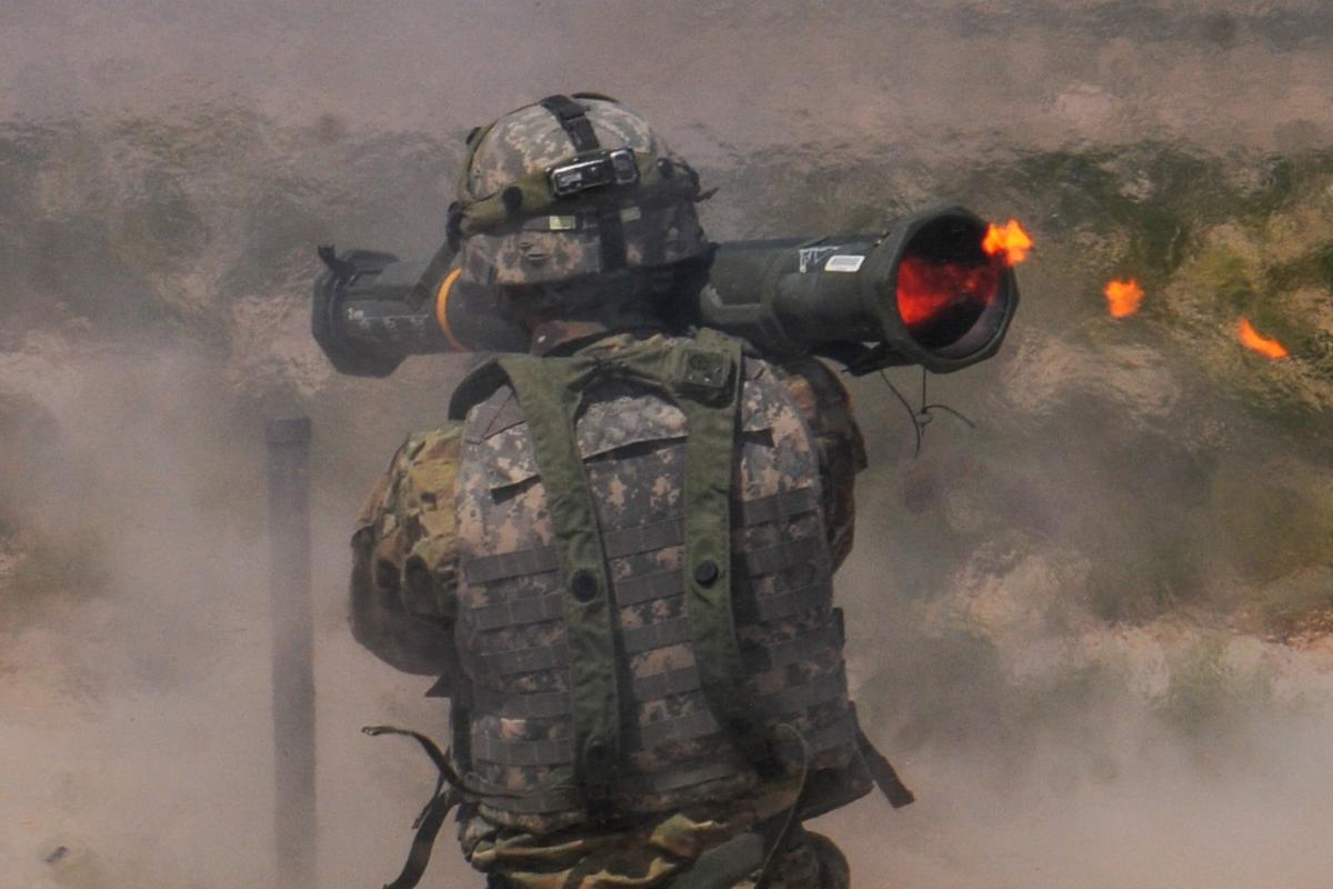 Гранатомет АТ4 / US Army Гранатомет АТ4 / US Army