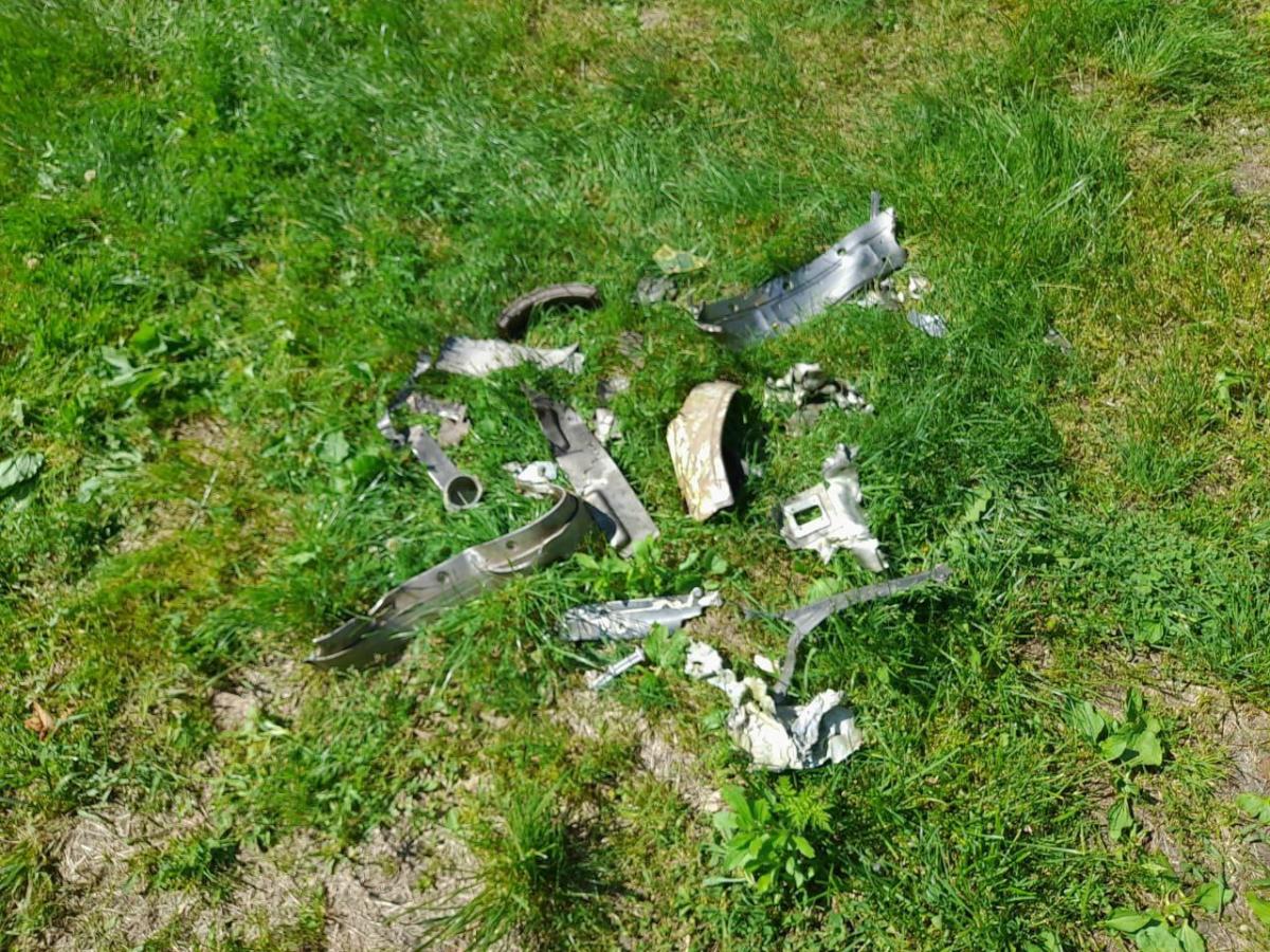 Рештки від збитої ракети на Сумщині / фото Дмитро Живицький Рештки від збитої ракети на Сумщині / фото Дмитро Живицький