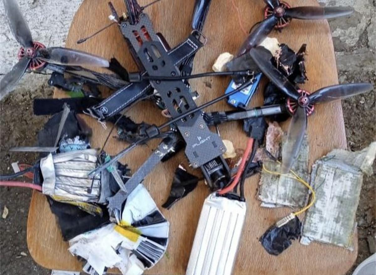 На Сумщині окупанти скидають з дронів бомби / фото Дмитро Живицький На Сумщині окупанти скидають з дронів бомби / фото Дмитро Живицький