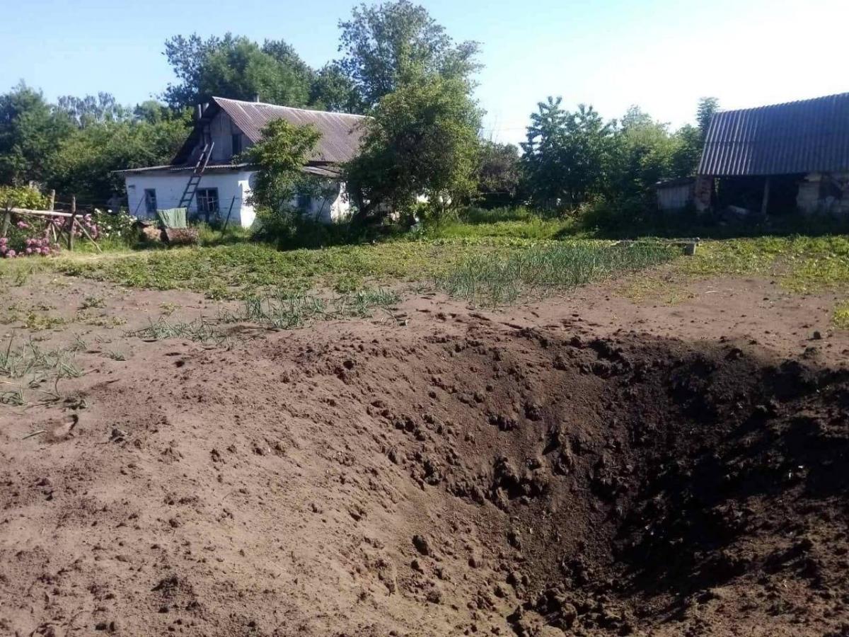 Росіяни обстріляли прикордонні населені пункти Чернігівщини / фото Оперативне командування "Північ" Росіяни обстріляли прикордонні населені пункти Чернігівщини / фото Оперативне командування "Північ"