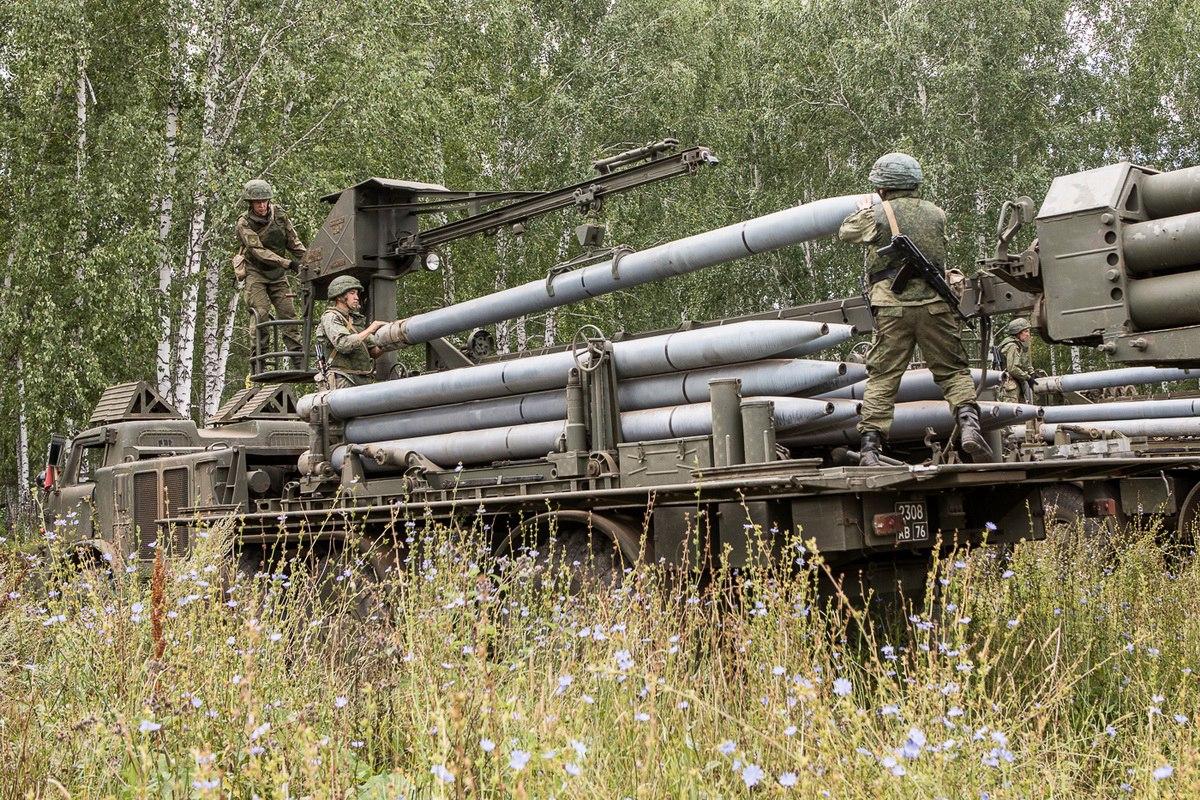 На Херсонщині ЗСУ отримали в "подарунок" від російських окупантів РСЗО "Ураган" / фото Вікіпедія На Херсонщині ЗСУ отримали в "подарунок" від російських окупантів РСЗО "Ураган" / фото Вікіпедія