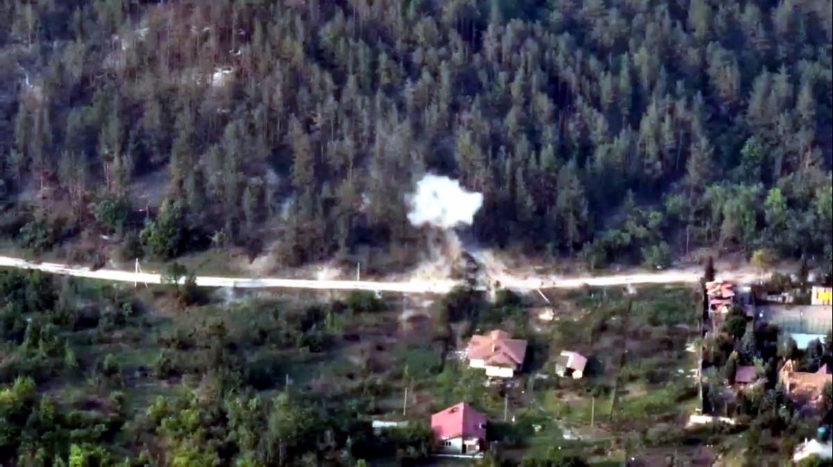 'Працюємо далі': миколаївські десантники ефектно розгромили ворожу техніку (відео) 'Працюємо далі': миколаївські десантники ефектно розгромили ворожу техніку (відео)