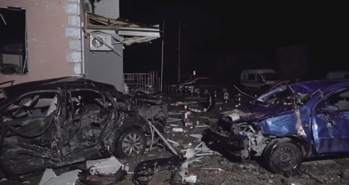 У Чорткові показали наслідки ракетного удару по житлових будинках / скріншот У Чорткові показали наслідки ракетного удару по житлових будинках / скріншот