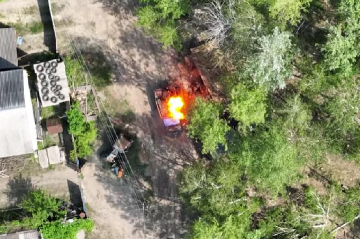 Нацгвардійці показали, як з дрона знищили окупантів / скріншот Нацгвардійці показали, як з дрона знищили окупантів / скріншот