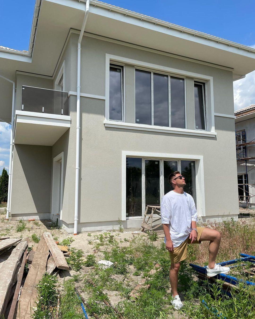 Остапчук показав недобудований будинок / Фото - instagram.com