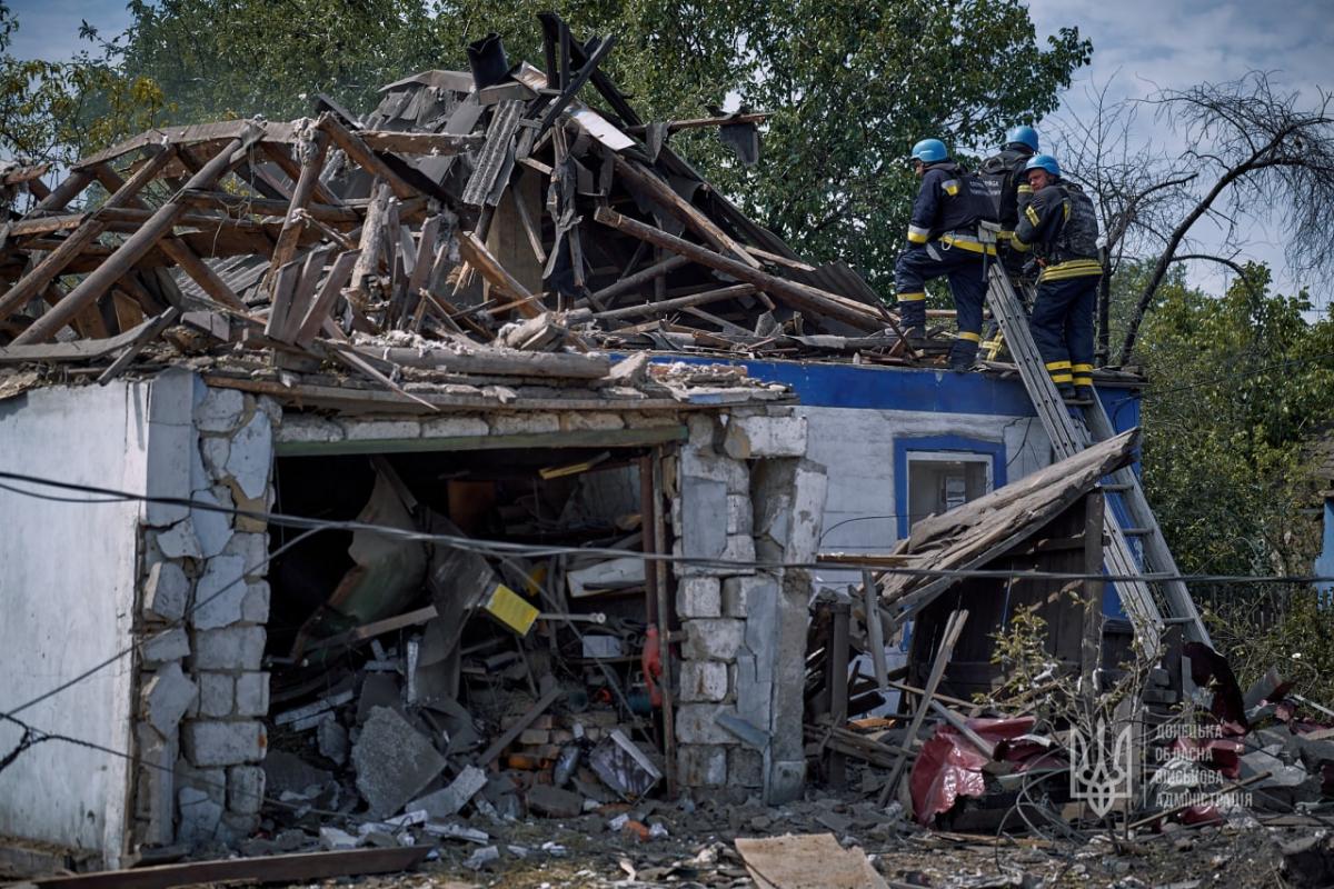 Наслідки обстрілів Донеччини російськими окупантами / фото: Донецька ОВА Наслідки обстрілів Донеччини російськими окупантами / фото: Донецька ОВА