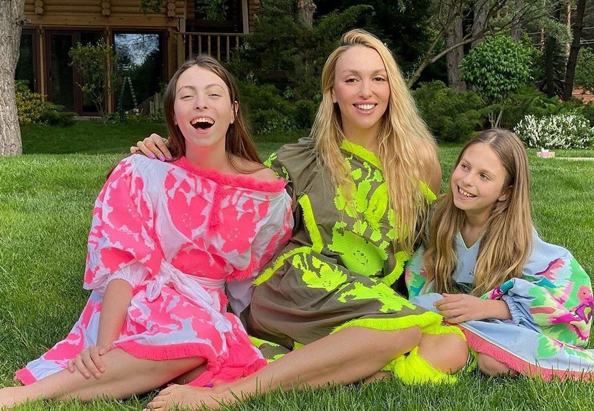 Полякова з дочками / instagram.com/polyakovamusic/