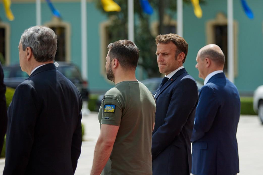 Макрон про статус кандидата в ЄС для України: “За нормальних умов це б не відбулося" / фото president.gov.ua Макрон про статус кандидата в ЄС для України: “За нормальних умов це б не відбулося" / фото president.gov.ua
