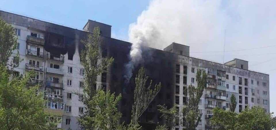 В Лисичанске разрушениям подверглись здание школы и два дома / фото Телеграм-канал Сергея Гайдая