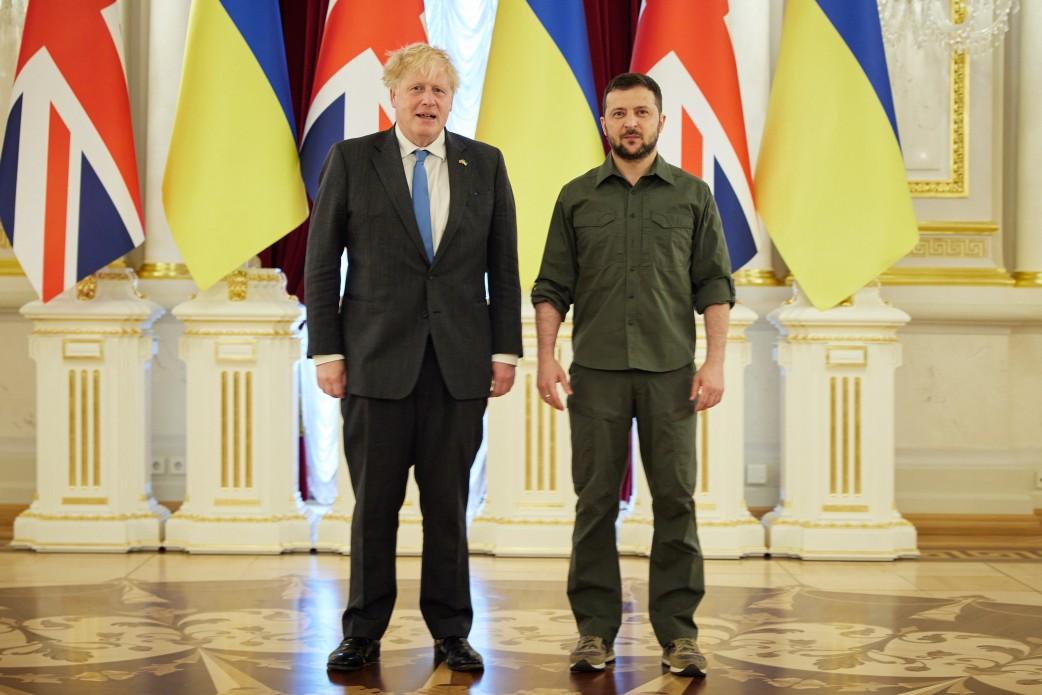 Зеленский удачно сотрудничал с Джонсоном \ фото president.gov.ua Зеленский удачно сотрудничал с Джонсоном \ фото president.gov.ua