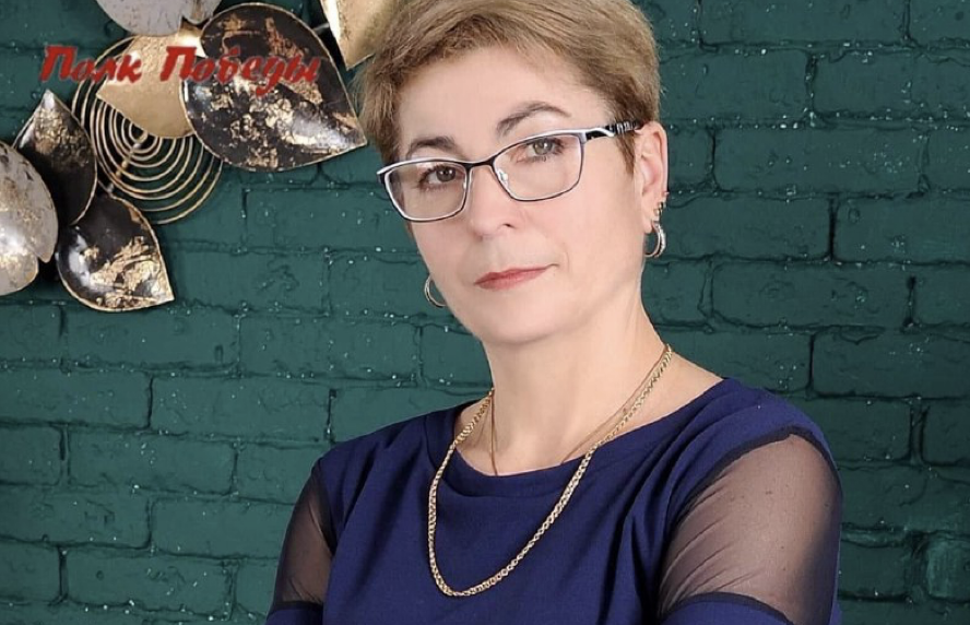 Женщина перешла на сторону российских оккупантов / фото Андрющенко Женщина перешла на сторону российских оккупантов / фото Андрющенко