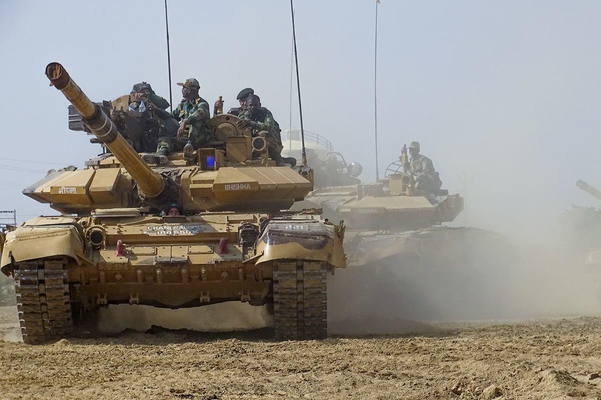 У Росії в експлуатації і на зберіганні булодо 600 танків Т-90 різних модифікацій / фото Міноборони РФ У Росії в експлуатації і на зберіганні булодо 600 танків Т-90 різних модифікацій / фото Міноборони РФ