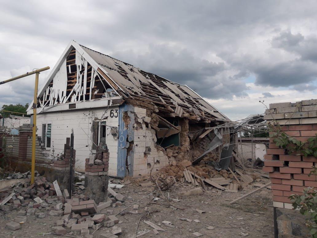 Внаслідок обстрілу пошкоджені приватні будинки \ фото Запорізька ОВА Внаслідок обстрілу пошкоджені приватні будинки \ фото Запорізька ОВА