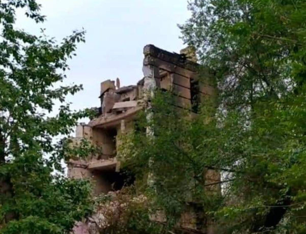 Навколо Лисичанська окупанти завдали низку авіаударів / фото t.me/luhanskaVTSA Навколо Лисичанська окупанти завдали низку авіаударів / фото t.me/luhanskaVTSA