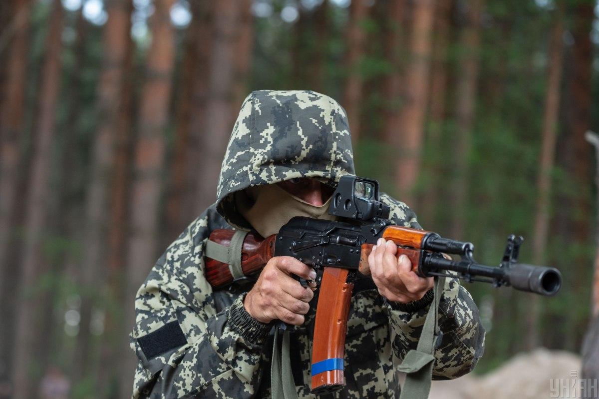 На колишньому "плацдармі" росіян, українські добровольці проходять вишкіл  / фото УНІАН, В'ячеслав Ратинський