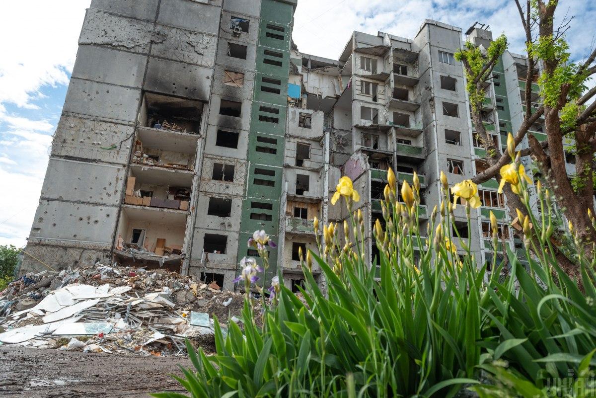 У Чернігові пошкоджено 2000 приватних будинків і 800 багатоповерхівок / фото УНІАН, Олег Терещенко