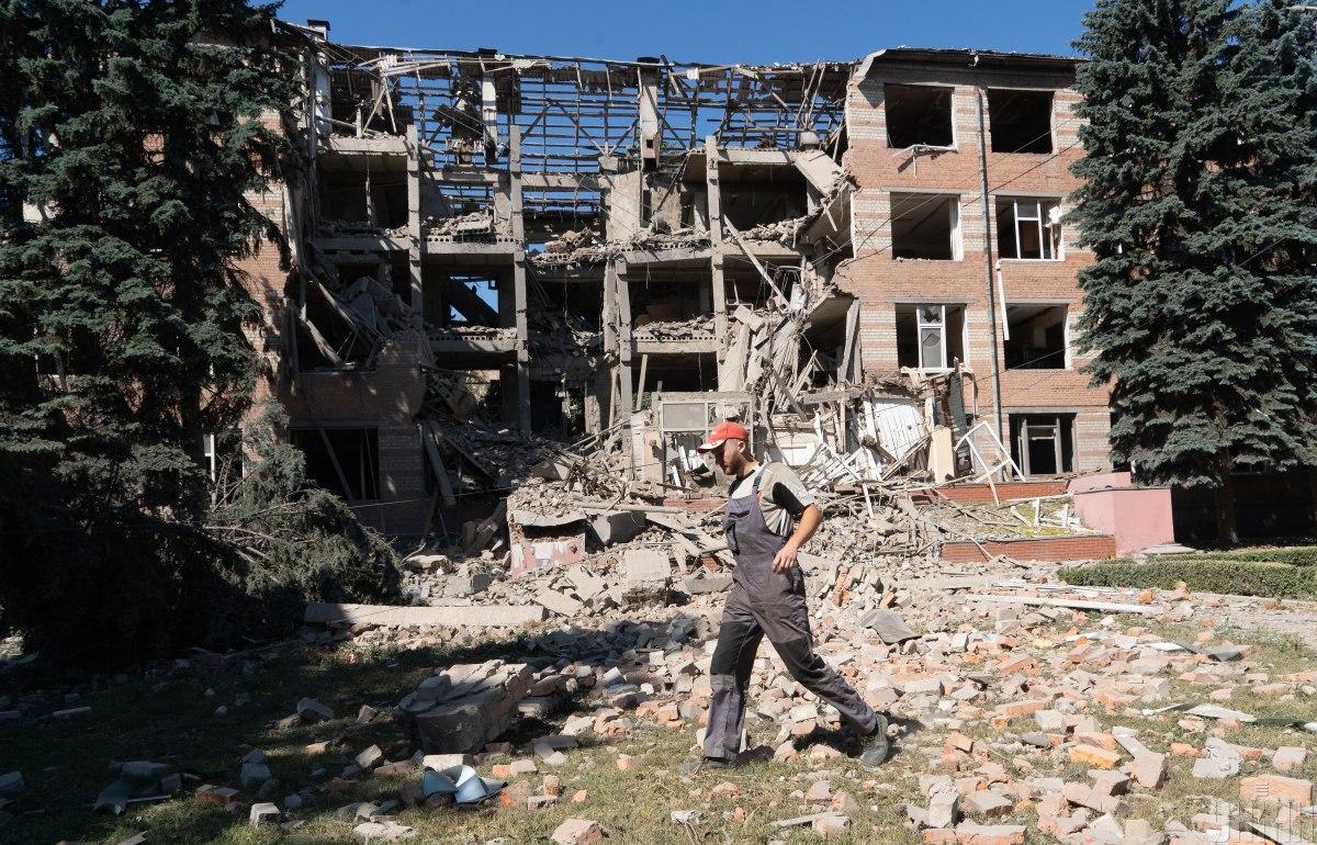 Окупанти обстріляли Чугуївську громаду на Харківщині/ фото УНІАН, Андрій Марієнко Окупанти обстріляли Чугуївську громаду на Харківщині/ фото УНІАН, Андрій Марієнко