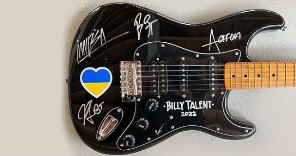 Billy Talent выставили на аукцион свою гитару / Фото - instagram.com Billy Talent выставили на аукцион свою гитару / Фото - instagram.com