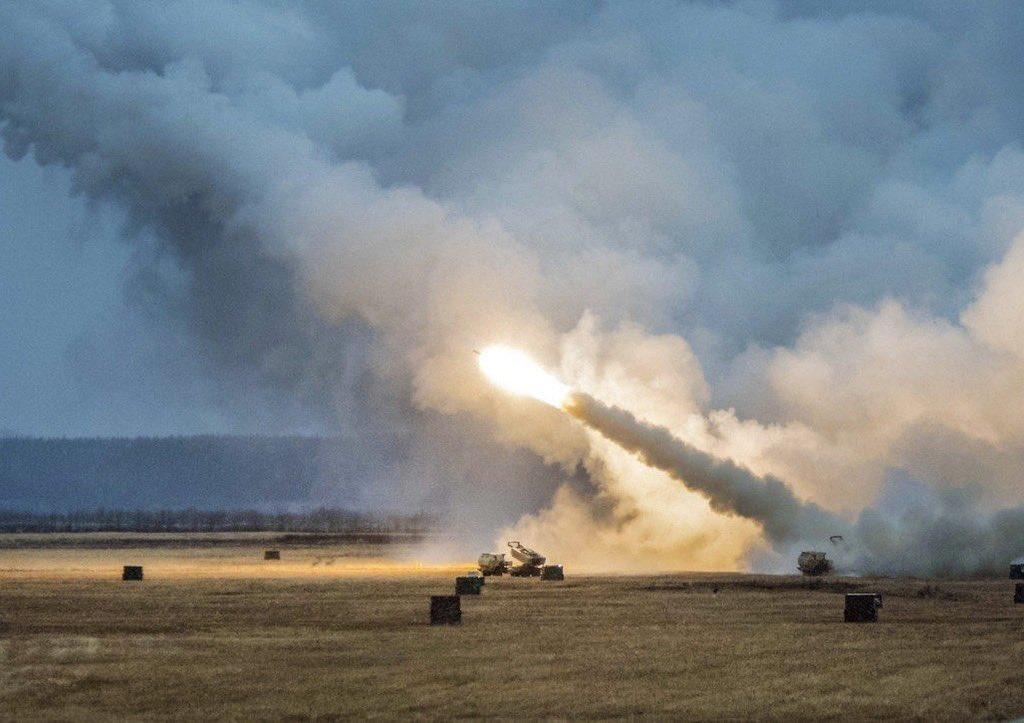 Вооруженные силы Украины имеют на вооружении 9 ракетных систем HIMARS / фото Twitter А. Резников