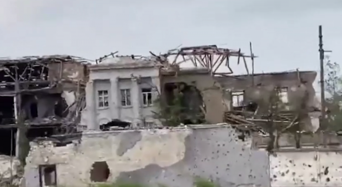 Разрушенное Рубежное показали на видео / скриншот