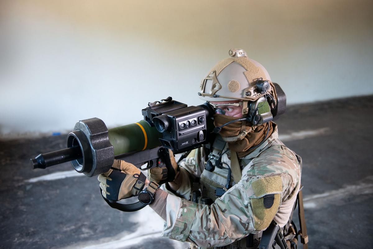 Закупленное оружие позволяет выпускать гранату с плеча / фото: Милитарный