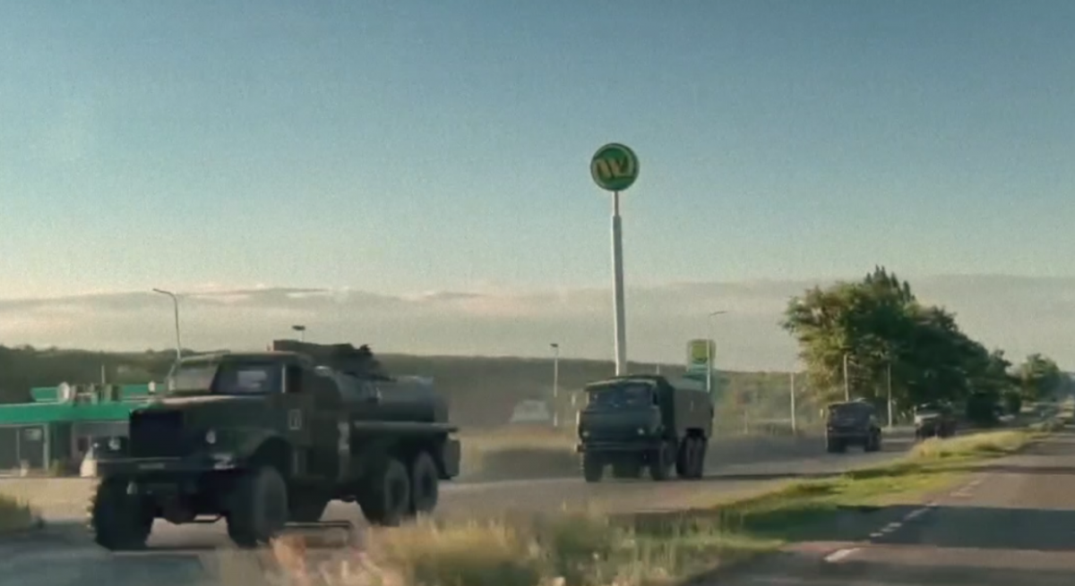 Войска РФ перегоняют колонны военной техники в сторону Запорожья / скриншот