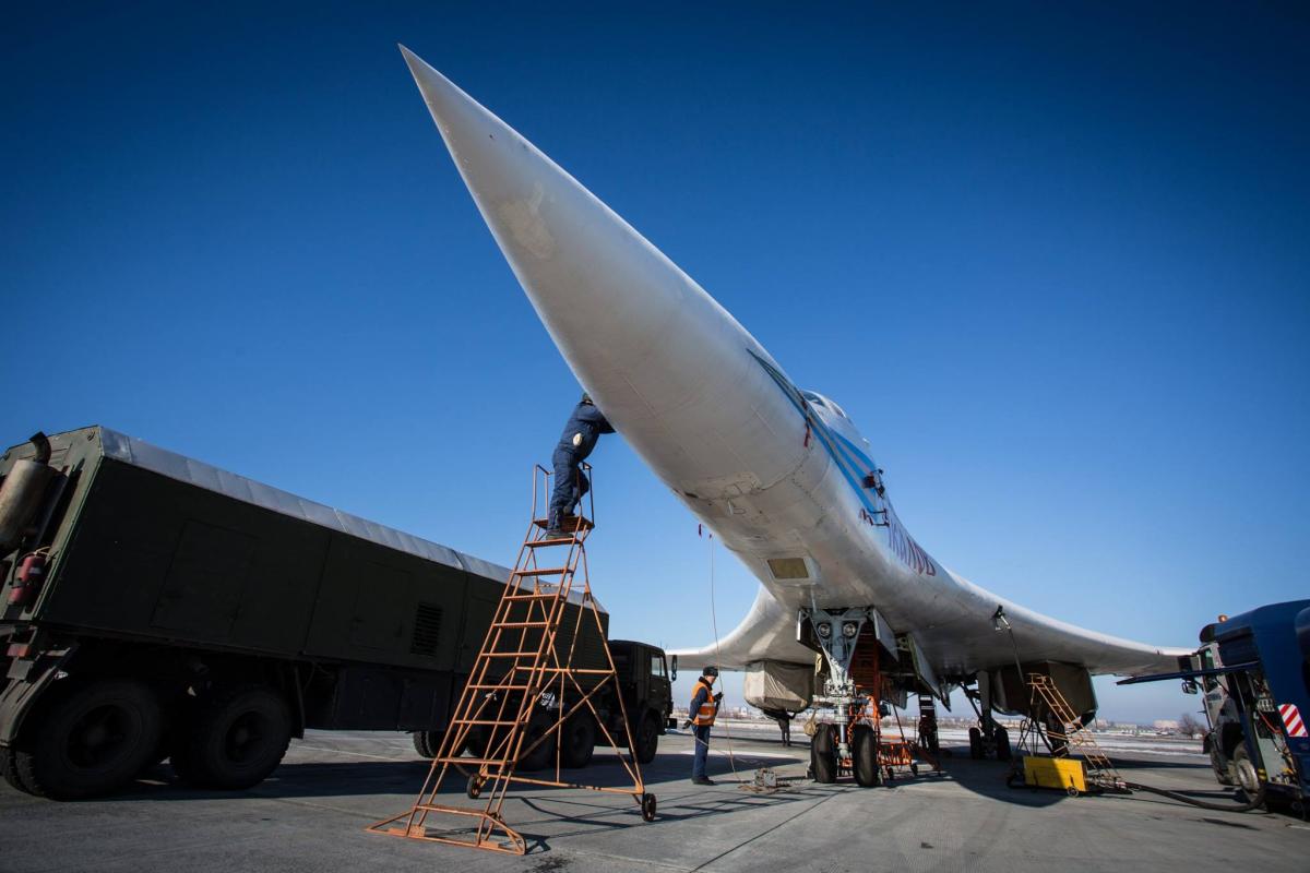 РФ обстреляла из Ту-160 Украину 1 мая 2023 года / Фото - ОАК РФ обстреляла из Ту-160 Украину 1 мая 2023 года / Фото - ОАК