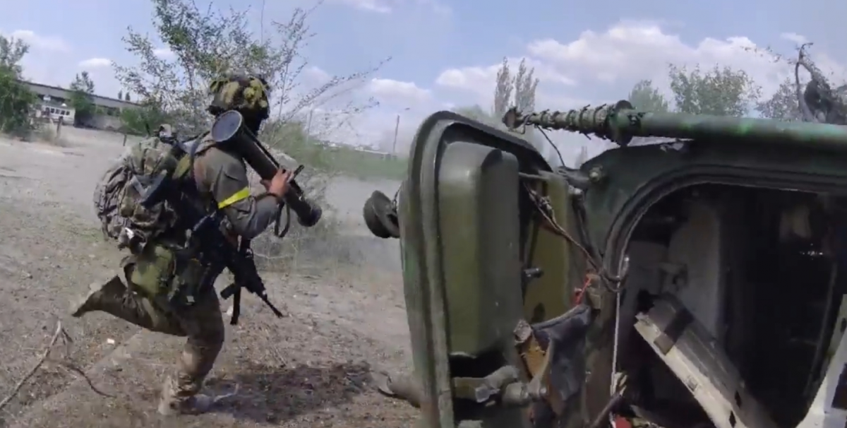 Воины «Интернационального легиона» показали бои на просторах Северодонецка / скриншот с видео