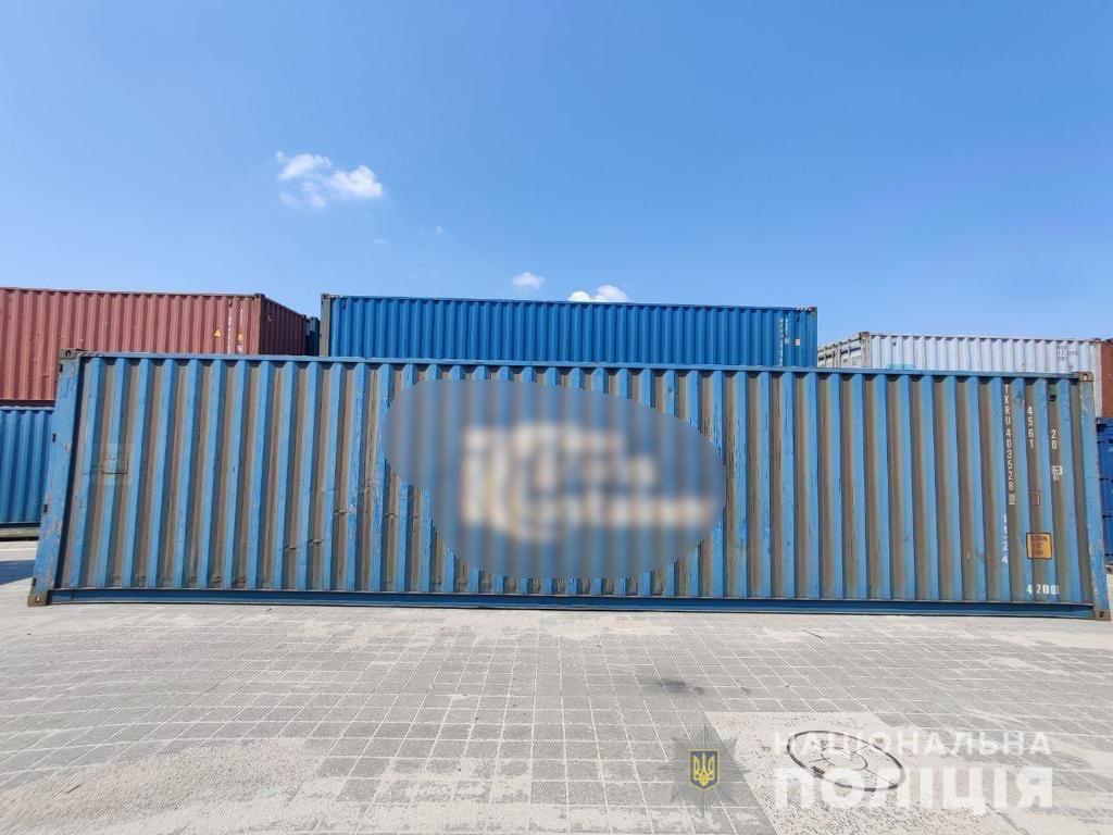 Владельцы контейнеров передавали средства на счета РФ / фото ГУНП