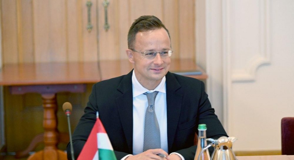 "Это вопрос национальной безопасности": Сийярто отреагировал на задержание денег Украины Kép