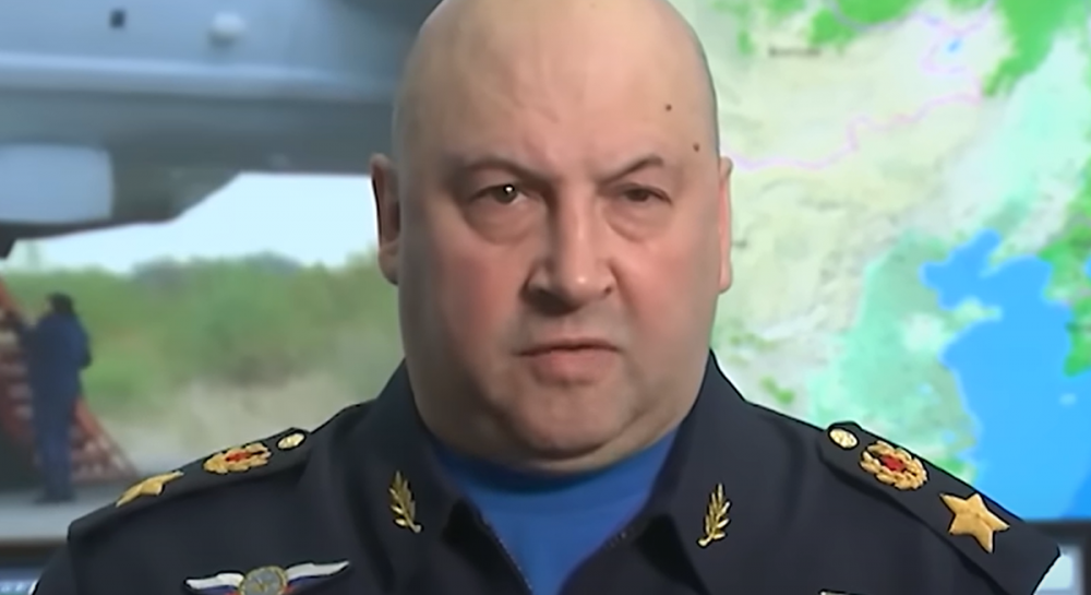 媒体发现,在Prigozhin叛乱之后,Surovikin的排泄物消失了 媒体发现,在Prigozhin叛乱之后,Surovikin的排泄物消失了