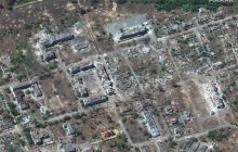 Разрушенное Рубежное и 40-метровая воронка от бомбы: в сети показали фото