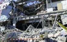 Війська РФ вдарили по супермаркету в Харкові: момент "прильоту" ракети потрапив на відео