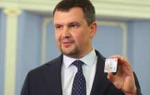 Не вистачить пластика і чіпів: через війну росіяни залишилися без сучасних паспортів