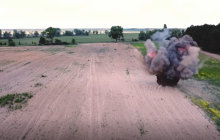 Вибухи під Києвом: процес розмінування передмістя столиці показали на відео