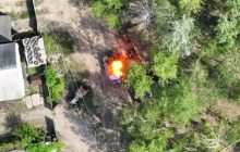 "Кара небесна": українські військові показали, як за допомогою дрона знищують ворога (відео)