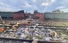 Російська ракета влучила у вагон з їжею для маріупольців від World Cental the Kitchen