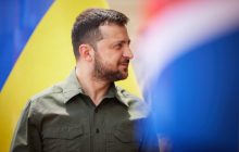 Изменения в окружении, больше оружия и снятие ограничений: таролог сделал прогноз на август для Зеленского