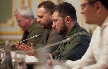 На Донбассе продолжаются сверхжесткие бои, украинская армия держится - Зеленский