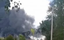 На Харківщині росіяни обстріляли газопереробне підприємство, виникла масштабна пожежа